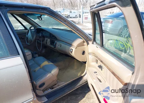 1994 Oldsmobile 98 Regency z USA, uszkodzony, nr VIN 1G3CX52L2R4318883